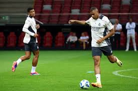 尼修斯在比 尼修斯在比